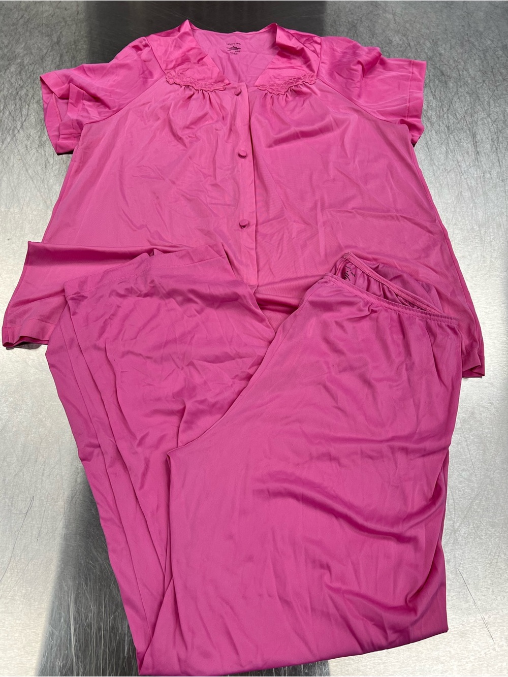 Vanity Fair Bright Pink Short-Sleeve Nylon Pajama Set Women’s Medium